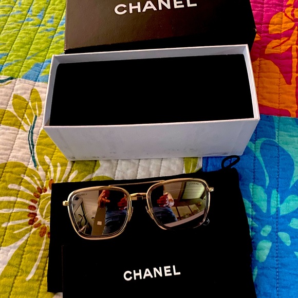 CHANEL Accessories - CHANEL Pilot SUNGLASSES 4241 Gold